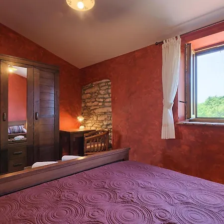 Milica Semesterbostad Pula