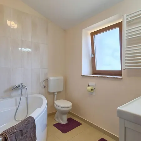 Milica Semesterbostad Pula