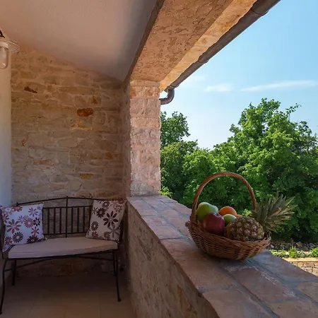 Milica Semesterbostad Pula