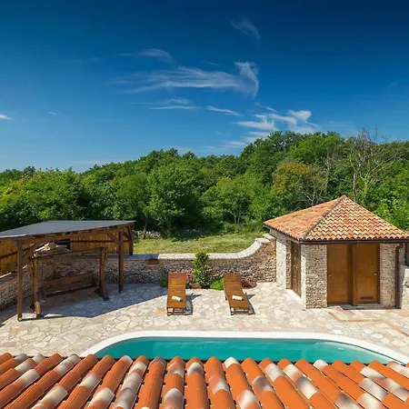 Semesterbostad Milica Pula